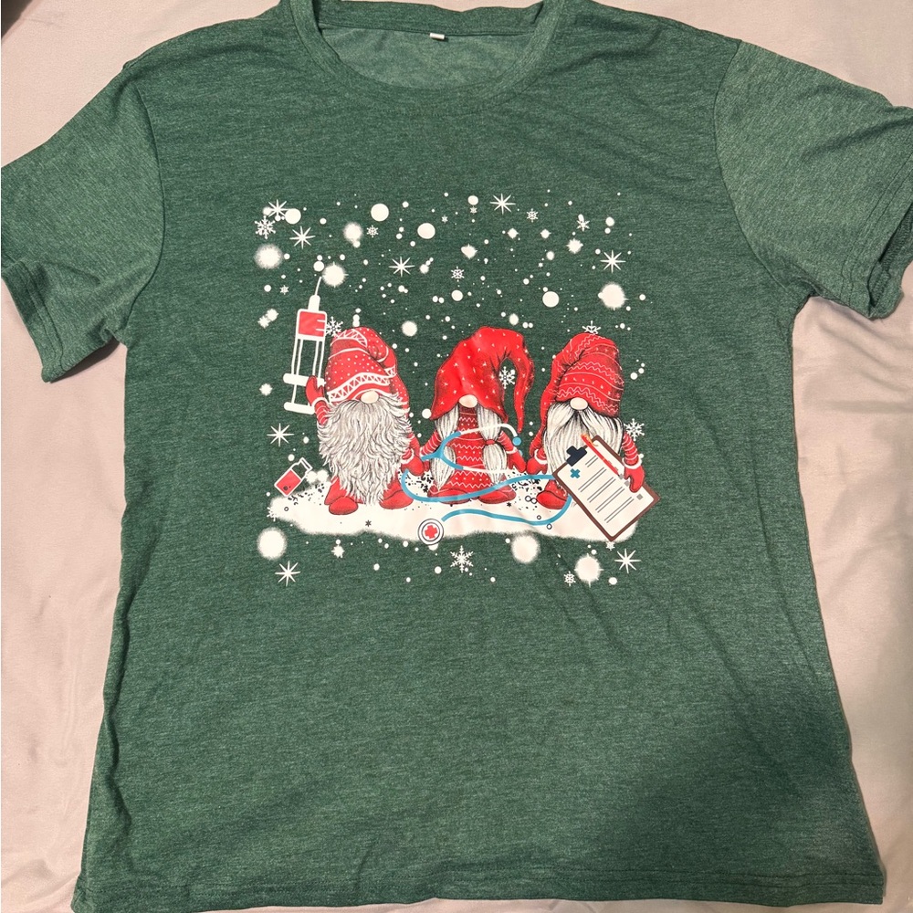 Nurse healthcare Christmas gnome Green T-Shirt tee medium